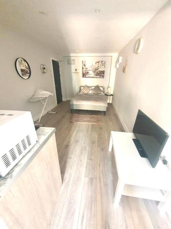 Southall Stays Near Heathrow Ub2 Exterior foto