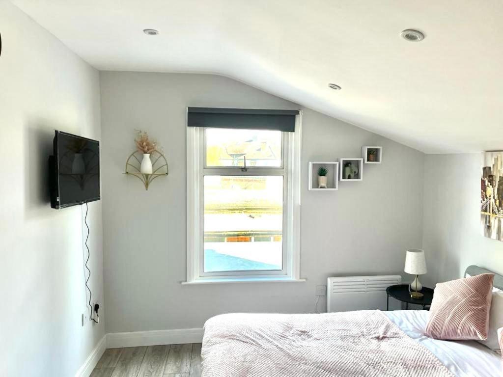 Southall Stays Near Heathrow Ub2 Exterior foto