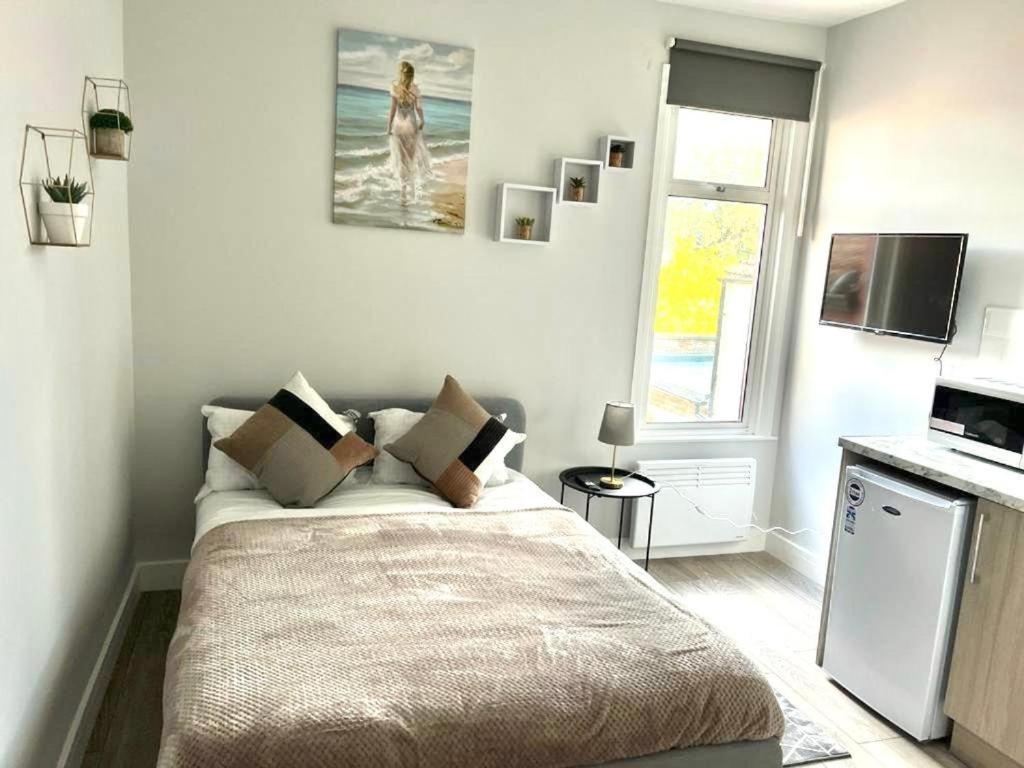 Southall Stays Near Heathrow Ub2 Exterior foto