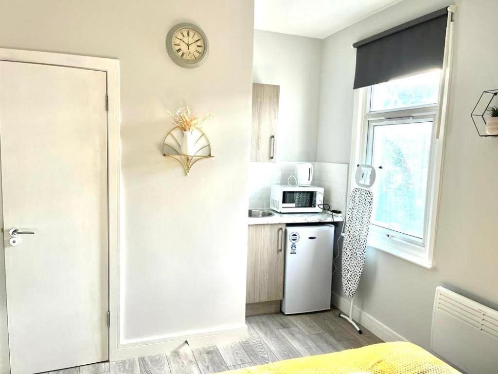 Southall Stays Near Heathrow Ub2 Exterior foto